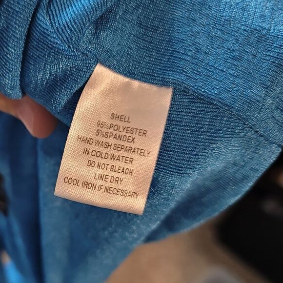 COTTON CANDY LA Twist Crop Top - Picture 8 of 8